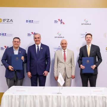MINISTERIO DE INDUSTRIA, COMERCIO Y MIPYMES Y DP WORLD ANUNCIAN INVERSIÓN ADICIONAL EN EL 2026 DE USD$100M PARA EL DESARROLLO DE ECOSISTEMA LOGÍSTICO EN REPÚBLICA DOMINICANA