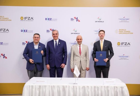 MINISTERIO DE INDUSTRIA, COMERCIO Y MIPYMES Y DP WORLD ANUNCIAN INVERSIÓN ADICIONAL EN EL 2026 DE USD$100M PARA EL DESARROLLO DE ECOSISTEMA LOGÍSTICO EN REPÚBLICA DOMINICANA