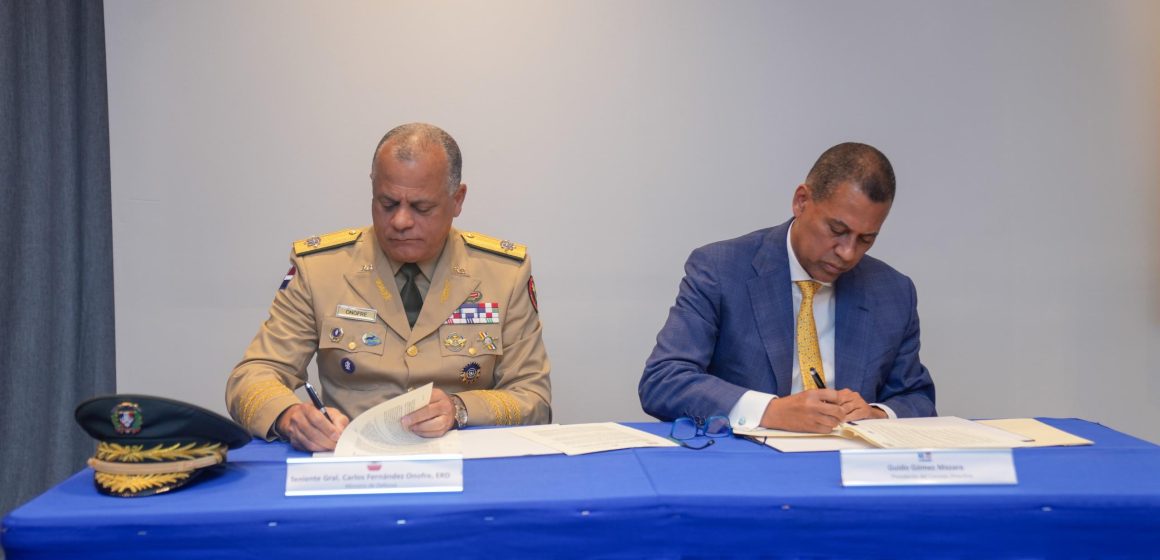 Indotel y Ministerio de Defensa coordinan acciones para fortalecer la vigilancia tecnológica y el uso eficiente del espectro