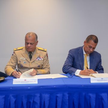 Indotel y Ministerio de Defensa coordinan acciones para fortalecer la vigilancia tecnológica y el uso eficiente del espectro