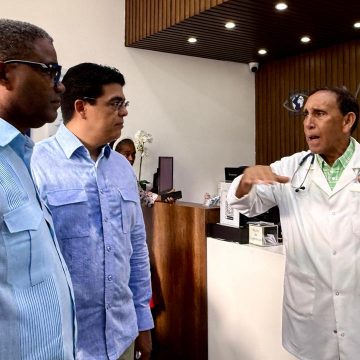 Robert Polanco destaca importancia de fortalecer los valores patrios durante Parada Cívica de la Fundación Cruz Jiminián