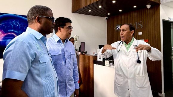 Robert Polanco destaca importancia de fortalecer los valores patrios durante Parada Cívica de la Fundación Cruz Jiminián
