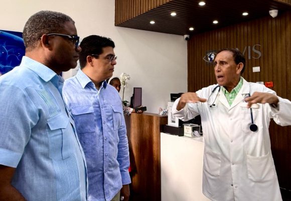 Robert Polanco destaca importancia de fortalecer los valores patrios durante Parada Cívica de la Fundación Cruz Jiminián