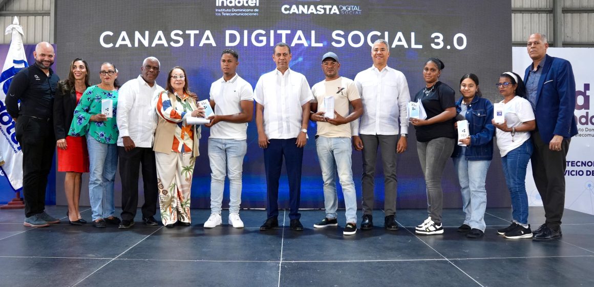 Indotel lleva inclusión digital a más de 400 beneficiarios en Santiago con entrega de Canasta Digital Social 3.0