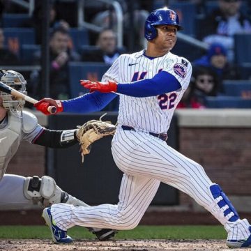 Juan Soto y Freddy Peralta se destacan en triunfo de los Mets