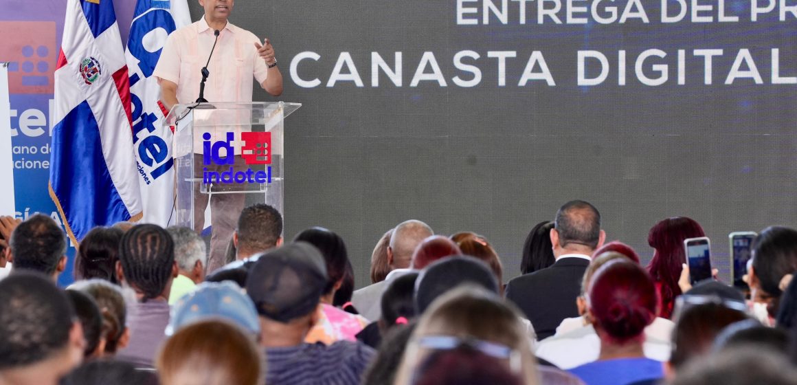 Indotel impacta a más de 500 residentes de Santo Domingo Oeste con Canasta Digital Social 3.0