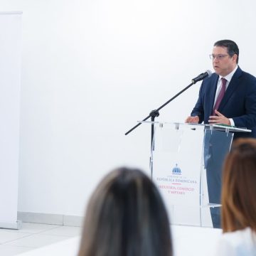 MICM y Banco Sabadell se unen para atraer inversión española y fortalecer exportaciones