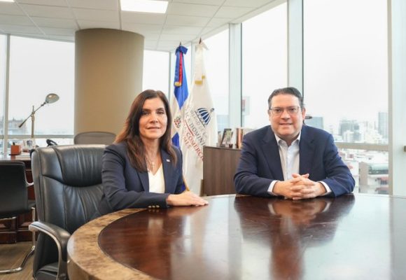 YAYO Embajadora de EEUU y Yayo Sanz vuelven a reunirse para dar seguimiento a temas bilaterales