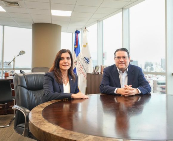YAYO Embajadora de EEUU y Yayo Sanz vuelven a reunirse para dar seguimiento a temas bilaterales