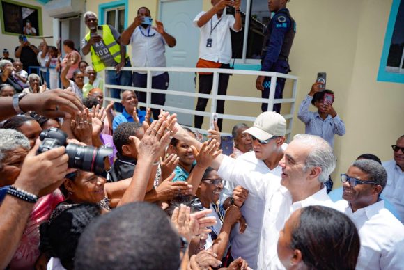 Gobierno fortalece bienestar comunitario en Wilmore de Samaná con obras de alto impacto social