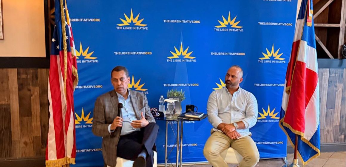 Guido Gómez Mazara se reúne con diáspora dominicana en Filadelfia; aborda economía y futuro de RD