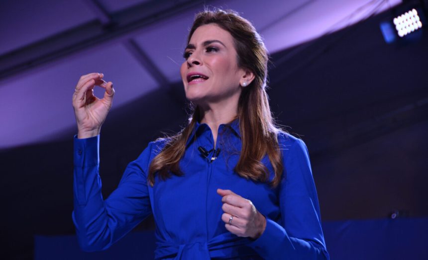 Luis Abinader presento a Carolina Mejía como candidata vicepresi Carolina niega apoyo de Abinader a algún candidato del PRM