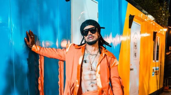 Vakeró agradece oportunidad tras hacer historia cantando en inglés durante la apertura de los XXV Juegos Centroamericanos y del Caribe