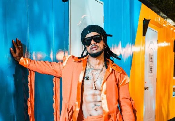 Vakeró agradece oportunidad tras hacer historia cantando en inglés durante la apertura de los XXV Juegos Centroamericanos y del Caribe