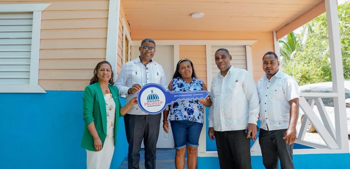 a09865b0-bfa8-4569-a333-5705a0dee0b7 Propeep entrega dos casas construidas, amuebladas y equipadas a familias de escasos recursos en Cevicos