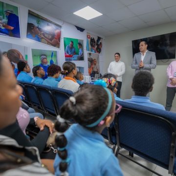 INABIE mejora la calidad de vida de 13 estudiantes con cirugías oftalmológicas especializadas