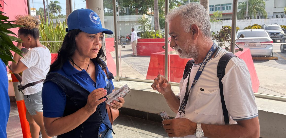 Acción preventiva en el Metro de Santo Domingo sobre el uso de los cigarrillos electrónicos