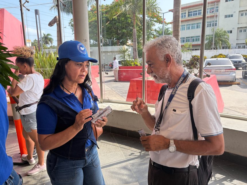 Acción preventiva en el Metro de Santo Domingo sobre el uso de los cigarrillos electrónicos