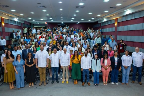 68e9a337-ce3e-4787-ab40-cc5cef47c499 Gómez Mazara llama a fortalecer la confianza institucional y la ética en el liderazgo político del siglo XXI