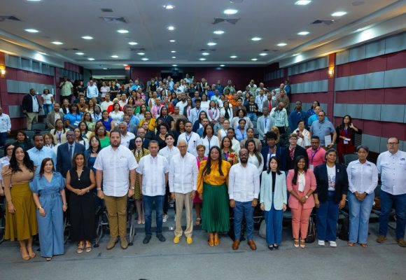 68e9a337-ce3e-4787-ab40-cc5cef47c499 Gómez Mazara llama a fortalecer la confianza institucional y la ética en el liderazgo político del siglo XXI