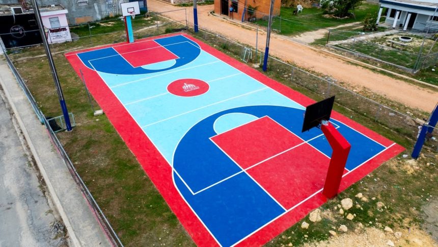 6de342e7-5127-4823-bac5-b3c4b80b98fa Propeep impulsa plan para acondicionar canchas de baloncesto y espacios deportivos en comunidades vulnerables