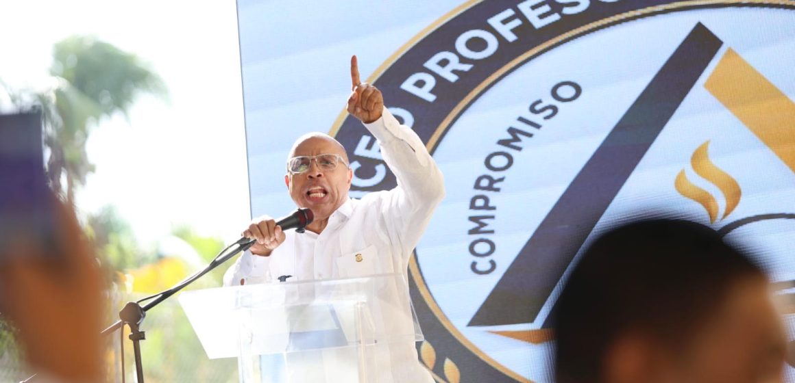 Alfedo-Pacheco-2 Alfredo Pacheco encabeza inicio del año escolar 2026-2027 en SDO