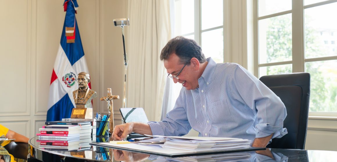 Canciller Ito Bisonó y secretario de Estado Marco Rubio conversan sobreprioridades de la relación entre República Dominicana y Estados Unidos