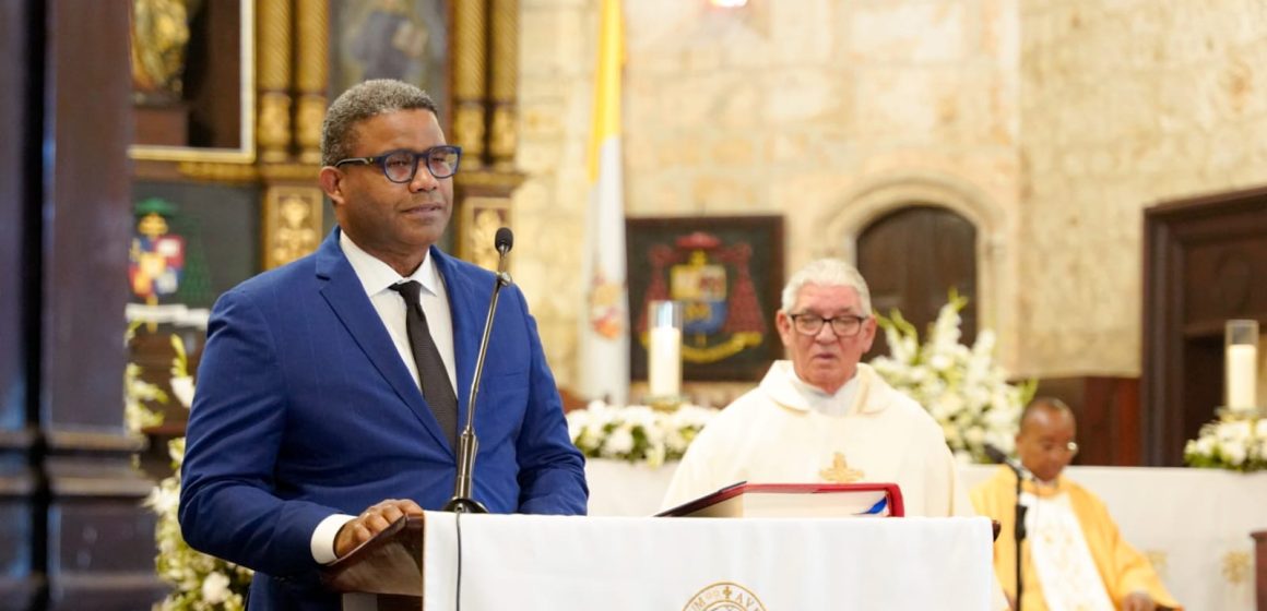Robert Polanco destaca labor social de Propeep y su compromiso de seguir acercando el Estado a las comunidades