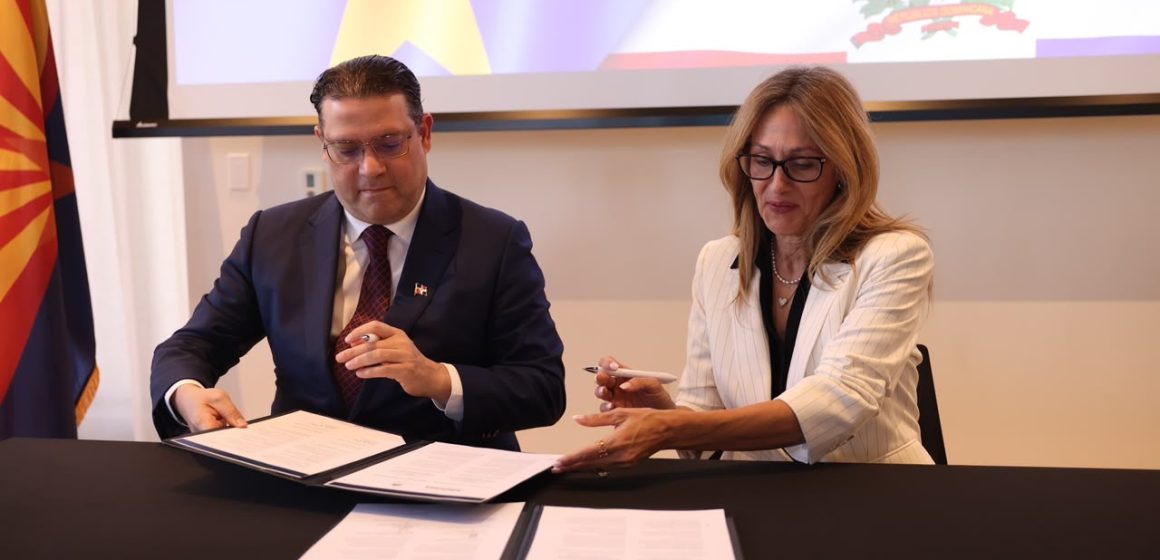Ministro Yayo Sanz Lovatón firma alianza con Arizona para impulsar la industria de semiconductores
