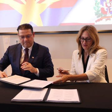f2e22d8a-1f64-44ba-9a5a-1bf2bdd17ac9 Ministro Yayo Sanz Lovatón firma alianza con Arizona para impulsar la industria de semiconductores
