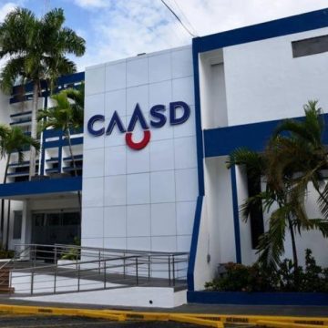FACHADA CAASD CAASD garantiza agua potable en 25 sectores de Santo Domingo Este; ETED reprograma trabajos
