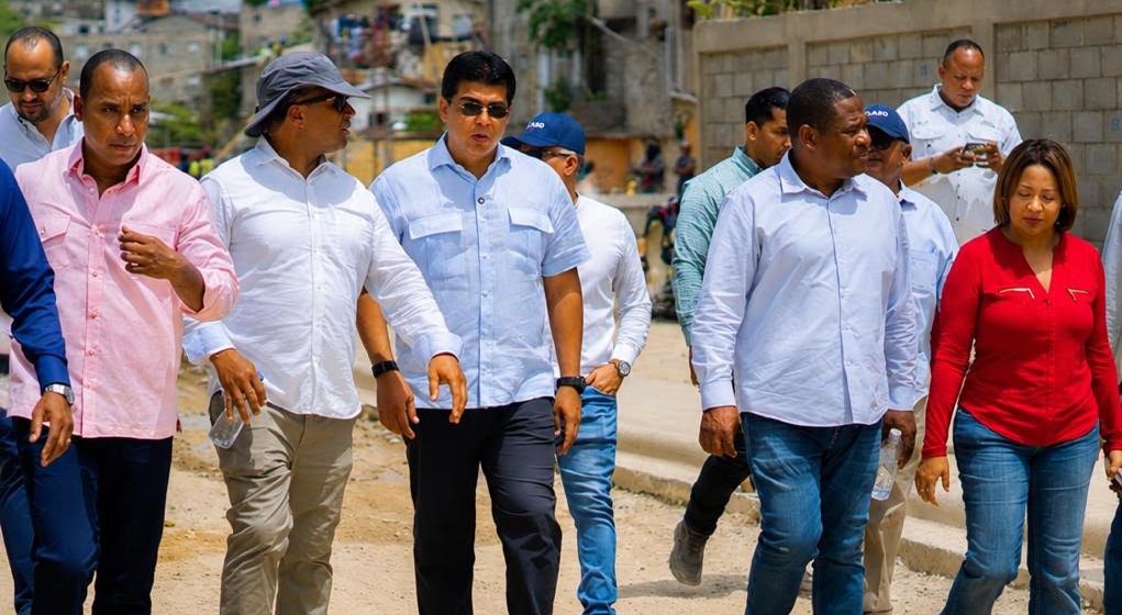 Diputados SDO destacan avance en saneamiento cañadas ejecuta la CAASD en ese municipio