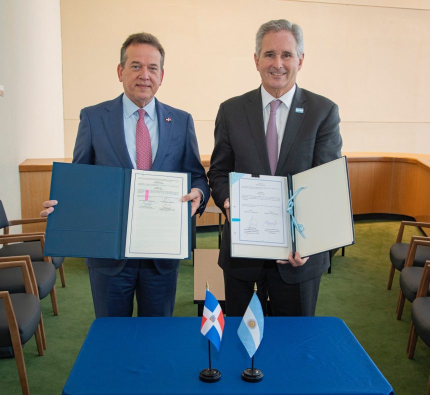 República Dominicana y Argentina suscriben acuerdo para ampliar conectividad aérea y oportunidades comerciales