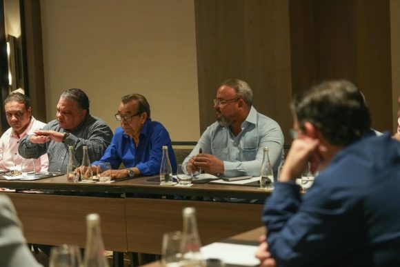 c50fbefe-0fed-419a-a34e-5942bb06af69 Gobierno fortalece diálogo con transportistas ante presiones del mercado internacional