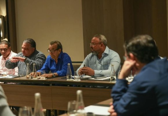 c50fbefe-0fed-419a-a34e-5942bb06af69 Gobierno fortalece diálogo con transportistas ante presiones del mercado internacional
