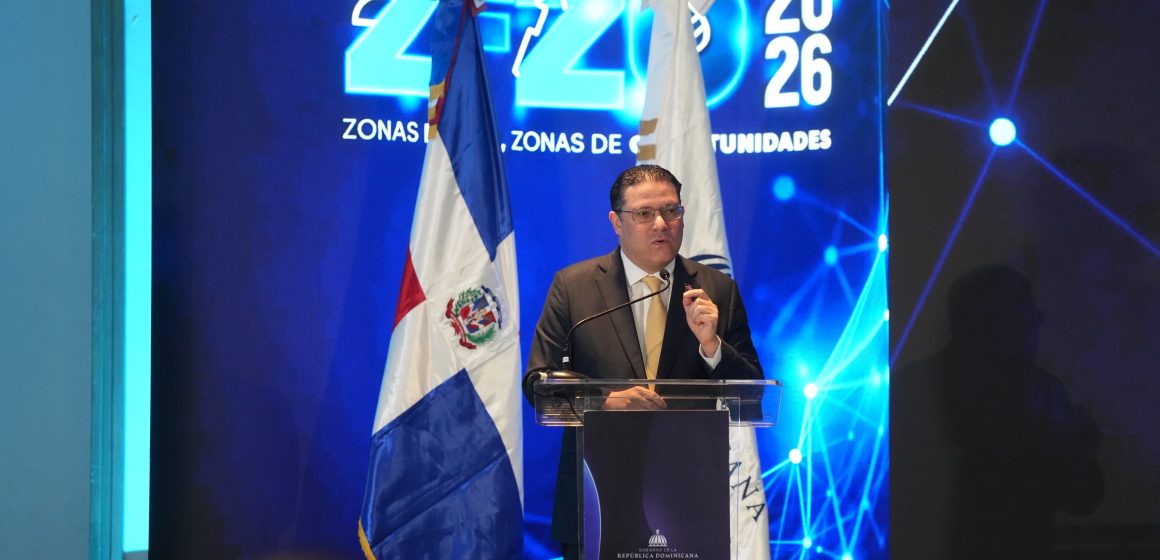 fbb4d5ef-5b87-4e45-81ba-cc779f6eecef Ministro Yayo Sanz Lovatón anuncia 15 mil becas para la formación de talentos de cara a la industria 5.0