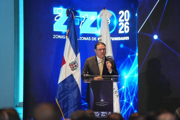 Ministro Yayo Sanz Lovatón anuncia 15 mil becas para la formación de talentos de cara a la industria 5.0