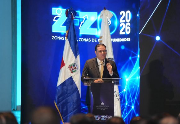Ministro Yayo Sanz Lovatón anuncia 15 mil becas para la formación de talentos de cara a la industria 5.0