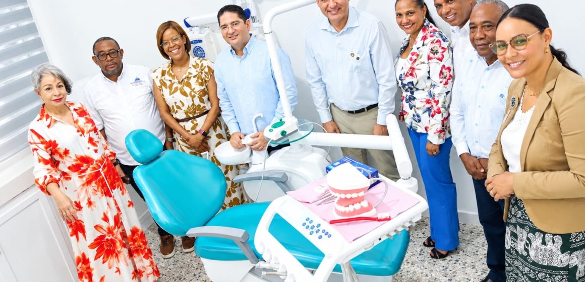 INABIE inaugura dos módulos odontológicos en Monte Plata y Baní, en beneficio de más de 3,200 estudiantes