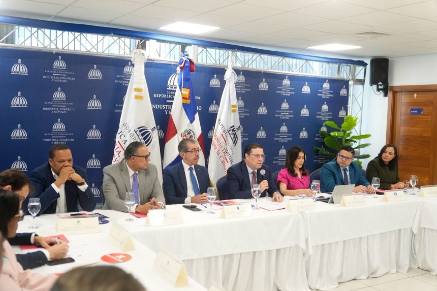 715e40ed-a97c-450e-b851-08e929af7cec Ministro Sanz Lovatón destaca importancia de la calidad para la economía dominicana
