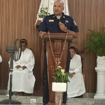 MONTERO SANTANA EXHORTA A PADRES Y JÓVENES DE CABRERA A ALEJARSE DE LAS CARRERAS DE MOTORES Y FORTALECER LA CONVIVENCIA