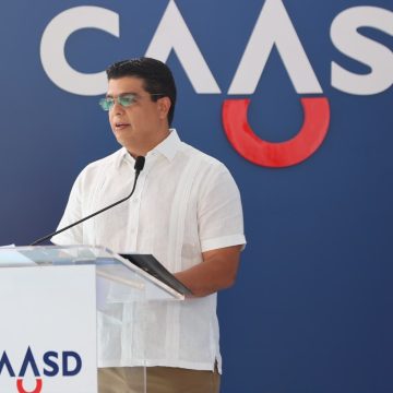 Fellito Suberví llama frenar desperdicio agua y reafirma compromiso de CAASD con corrección fugas y averías