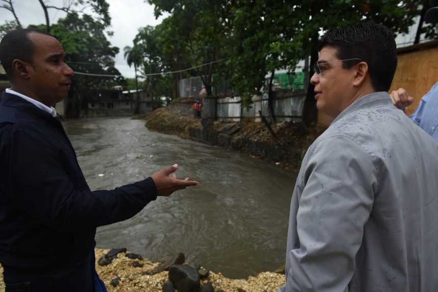 Fellito Suberví destaca respuesta del drenaje en Guajimía ante fuertes lluvias
