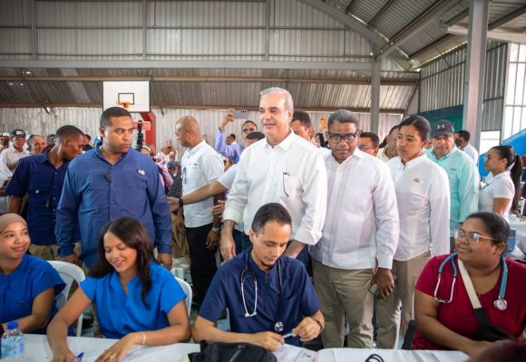 Presidente Abinader encabeza jornada de inclusión social «Primero Tú» que impacta a más de 6 mil personas en Santiago