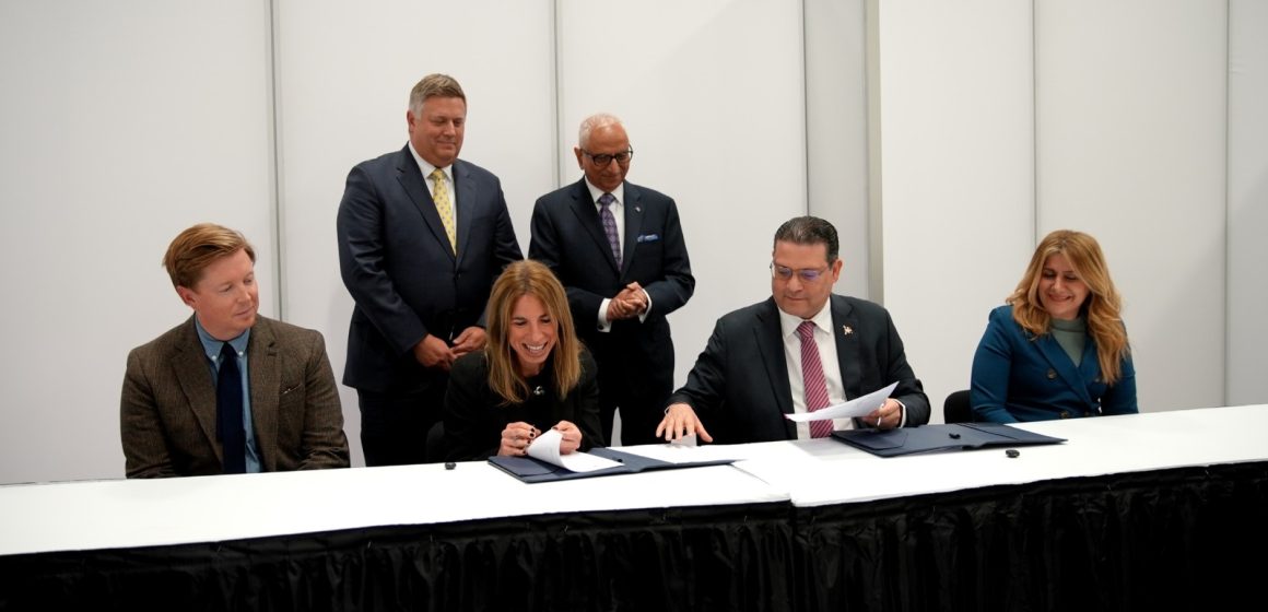 Yayo Sanz Lovatón firma alianza en SEMICON West para impulsar semiconductores en RD