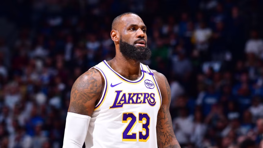 LeBron James, al mando del último súper equipo de la NBA